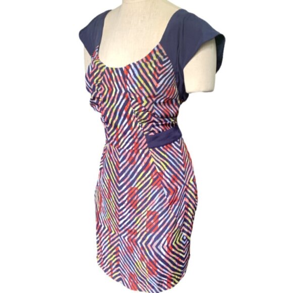 BCBGeneration Dress Multicolor Geometric Print Cap Sleeve Cutout Back Sz 10 #48i - Picture 4 of 9